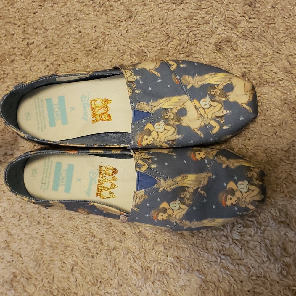 Toms